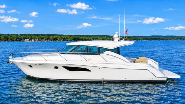 2016 Tiara Yachts 44 Coupe