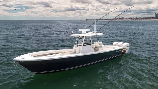 2022 Regulator 34 CC