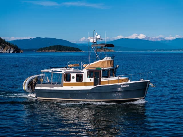 2016 Ranger Tugs R-31 CB