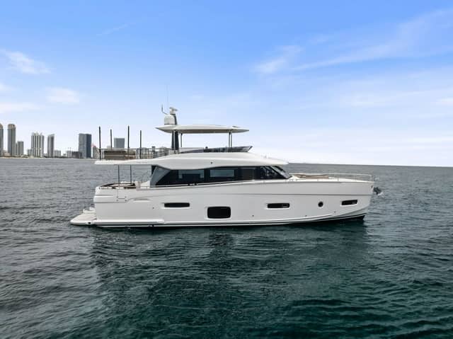 2021 Azimut Magellano 66