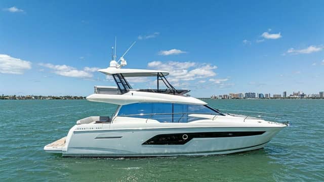 2024 Prestige 520 Flybridge
