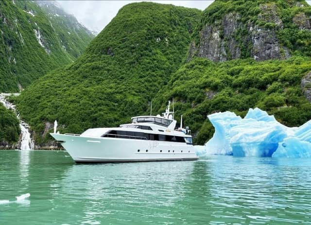 1998 Broward Pilothouse