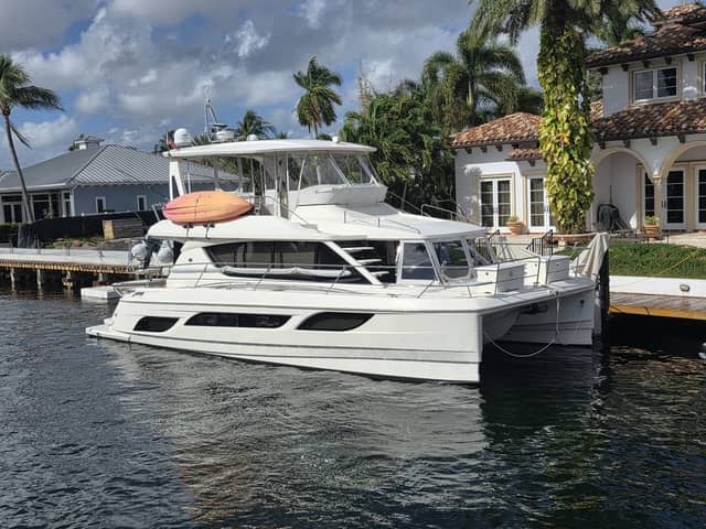 2016 Aquila 48