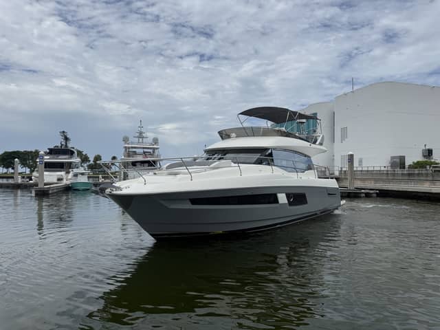 2018 Prestige 460