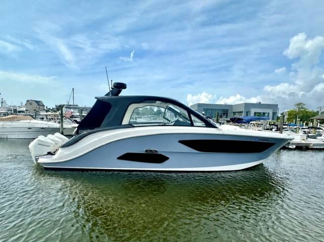 2022 Sea Ray 37 Sundancer 370 OB