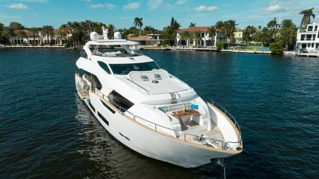 2018 Sunseeker 95 yacht