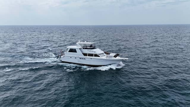 1999 Hatteras 52 Cockpit Motor Yacht