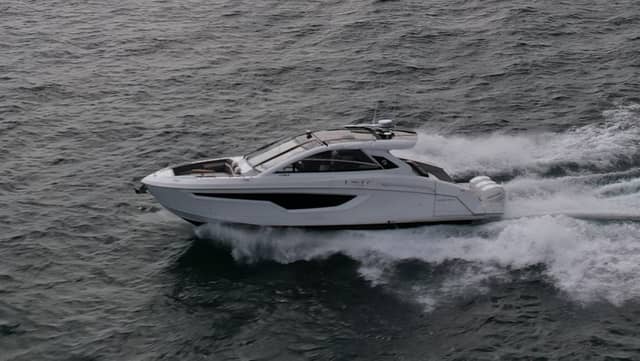 2021 Cruisers Yachts 42 GLS OB