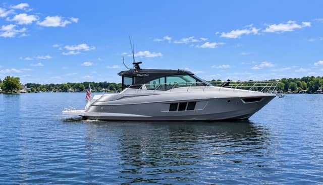 2016 Cruisers Yachts 45 Cantius