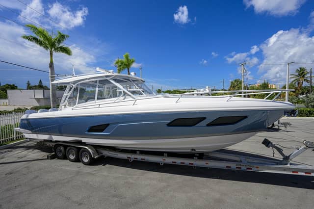 2022 Intrepid 409 Valor