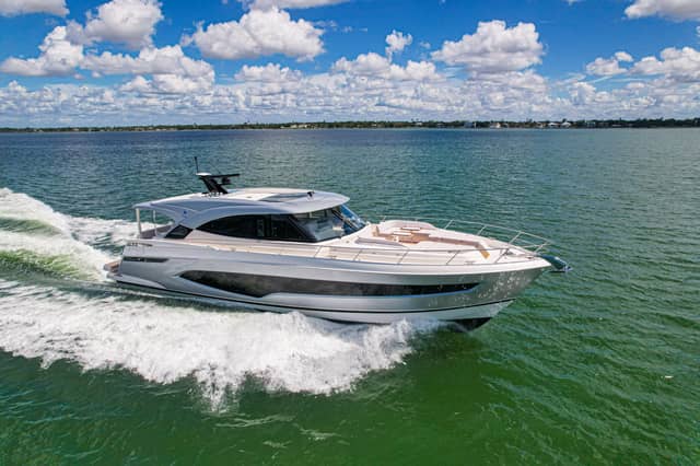 2025 Riviera 6800 Sport Yacht Platinum Edition