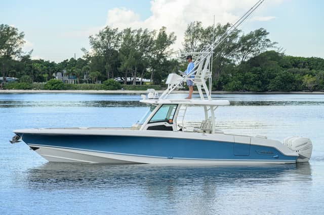 2018 Boston Whaler 380 Outrage