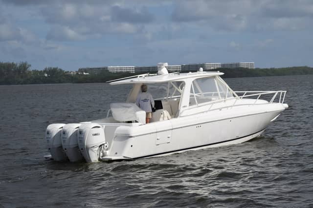 2010 Intrepid 390 Sport Yacht