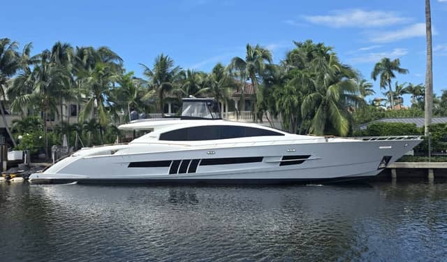 2012 Lazzara Yachts