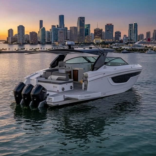 2021 Cruisers Yachts 38 GLS OB