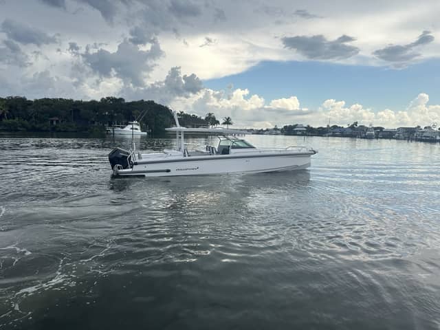 2024 Axopar 37 Sun Top