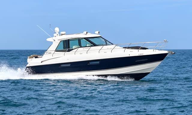 2011 Cruisers Yachts 48 Cantius