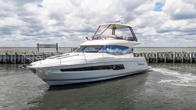 2022 Prestige 460