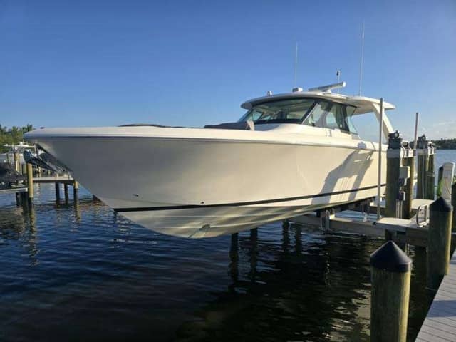 2022 Tiara Yachts 48 LS
