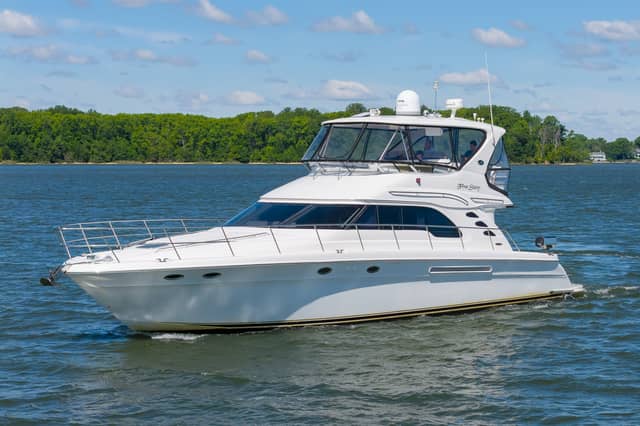 2002 Sea Ray 560 Sedan Bridge