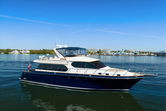 2000 Ocean Alexander Pilot House