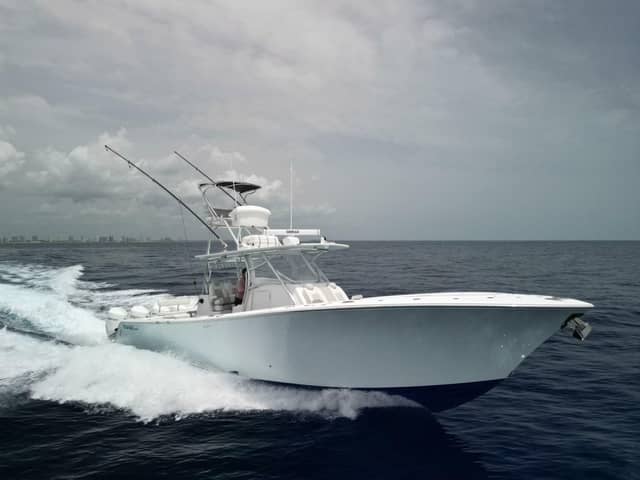 2021 Front Runner 39 Center Console