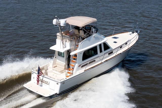 2016 Sabre 42 Fly Bridge Sedan