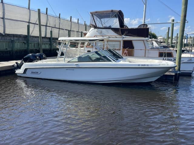 2016 Boston Whaler 315 Conquest