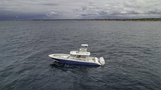 2015 Everglades 435 Center Console