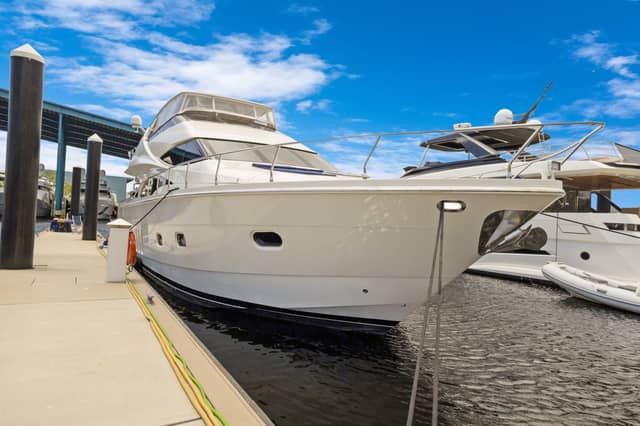 2008 Marquis 690