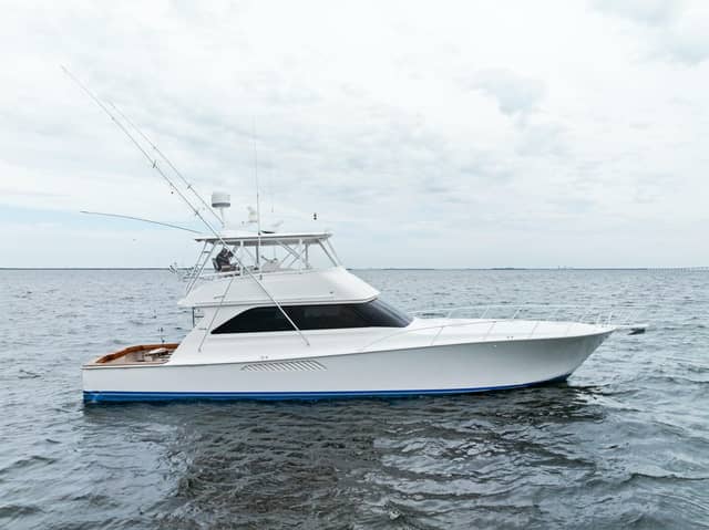2006 Viking 61 Convertible
