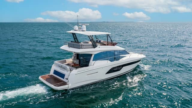 2023 Prestige 520 Fly