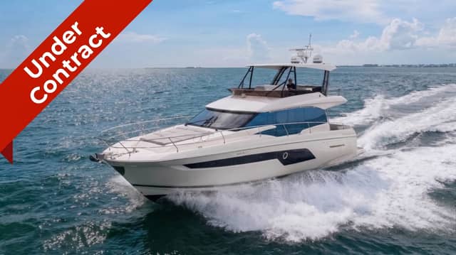 2023 Prestige 520 Fly