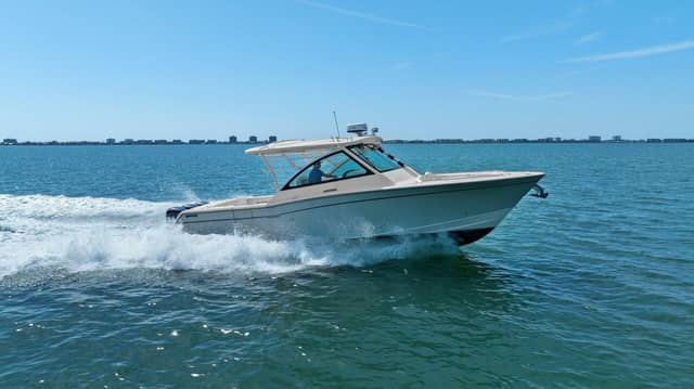 2016 Grady-White 330 Express