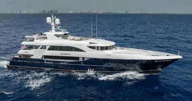 2006 Trinity Yachts Tri-Deck MY
