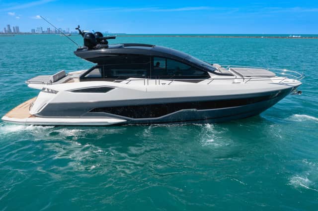 2025 Sunseeker 55 Predator