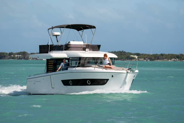 2027 Beneteau Antares 9