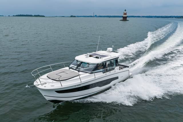2023 Jeanneau NC 1095 Weekender