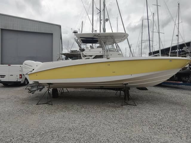 2006 Boston Whaler 320 Outrage
