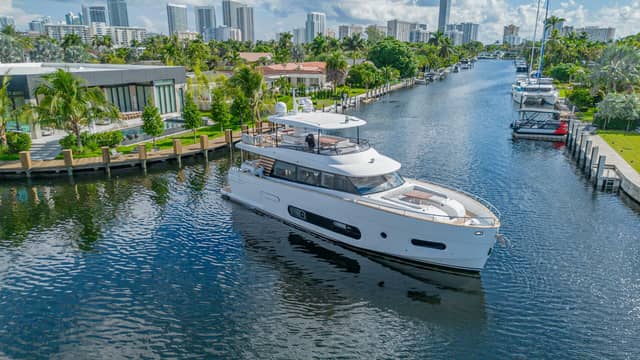 2022 Azimut Magellano 66