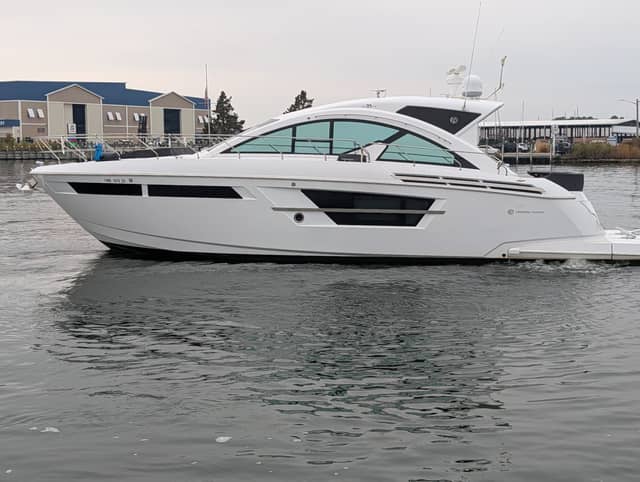 2022 Cruisers Yachts 54 Cantius