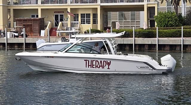 2022 Boston Whaler 320 Vantage