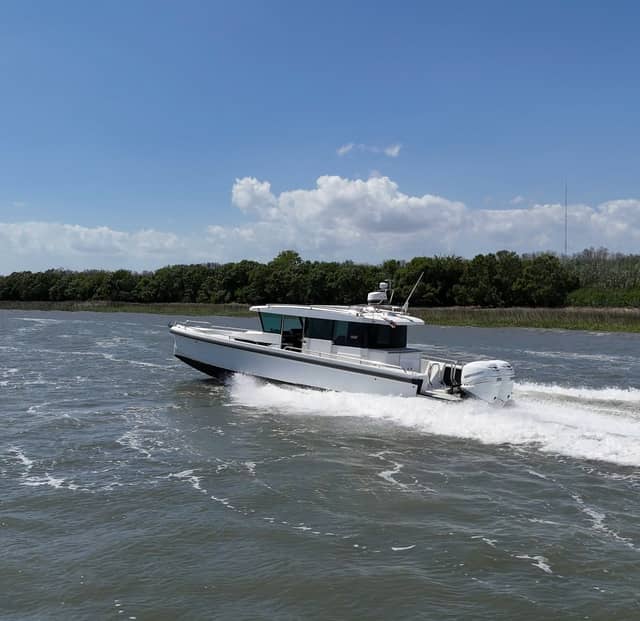 2019 Axopar 37 XC Cross Cabin