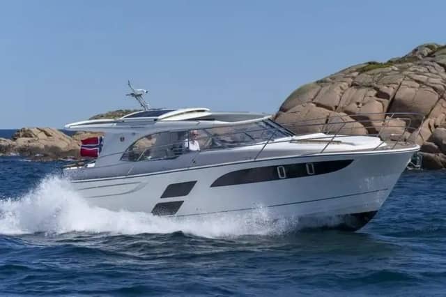 2026 Marex 360 Cabriolet Cruiser