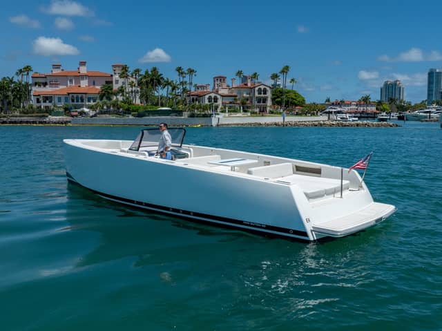 2014 VanDutch 40