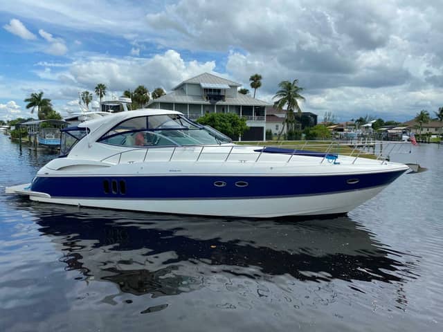 2006 Cruisers Yachts 52 Express