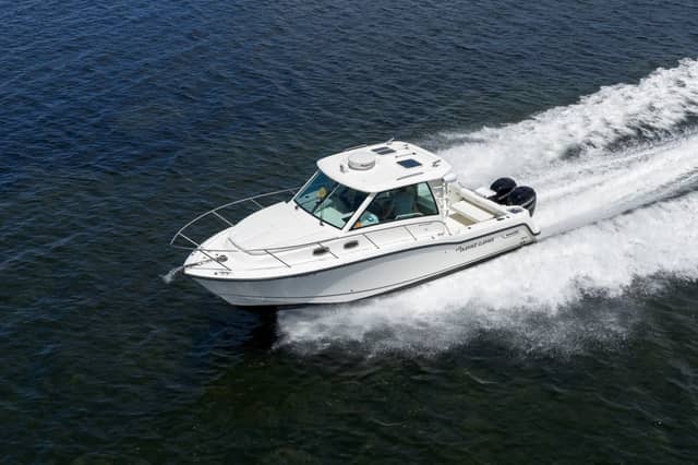 2014 Boston Whaler 315 Conquest