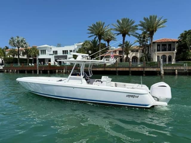 2012 Intrepid 323 Open