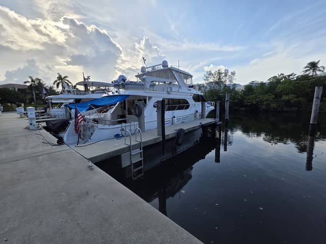 2000 Ocean Alexander 60 Trawler