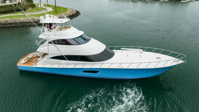 2020 Viking 92 Skybridge